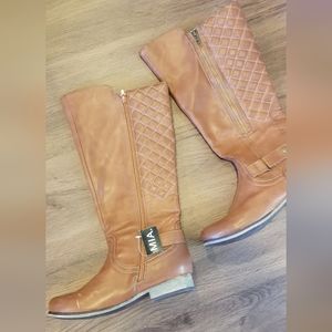 NWT size 8 boots